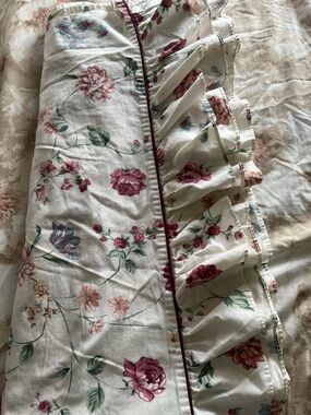 Croscill vintage Floral Printed King size Flat sheet w/ ruffles